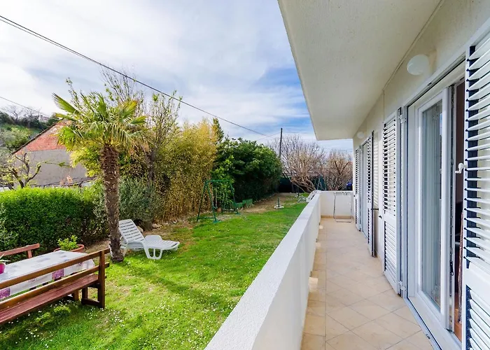 Apartament Nada Palit